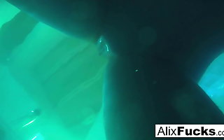 Sexy showering withdraw with Alix Lynx