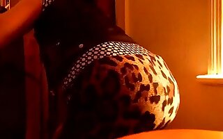 British Booty Bitch Twerking THICC