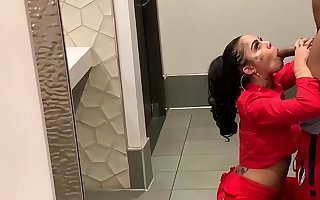 Genevieve Sinn Sucks Sevyan Harden’s BBC in Public Bathroom