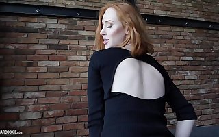 Busty natural redhead Lenina Crowne's homemade sex-tape