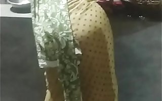 Hot desi saree aunty big ass South Indian